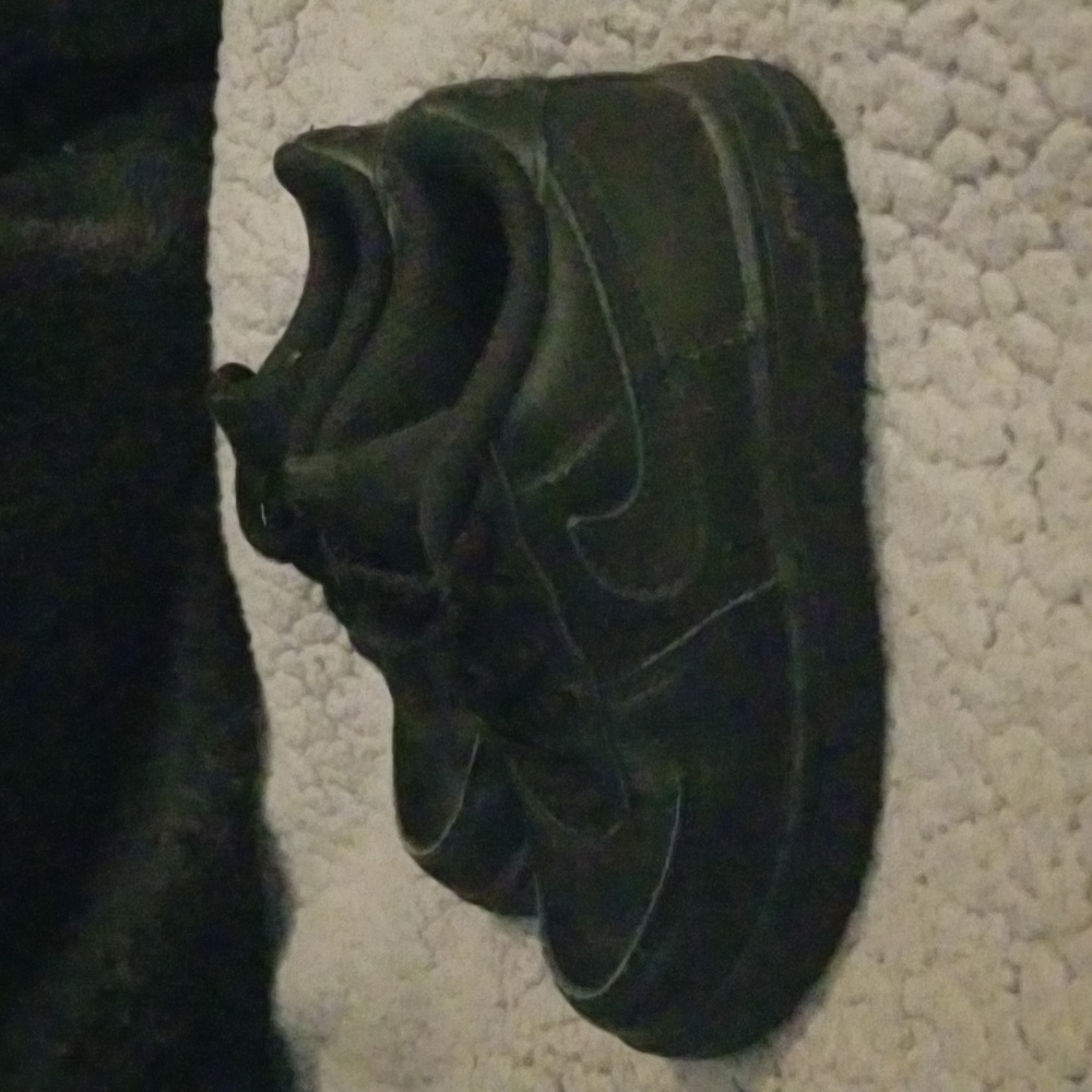 Nikes(black) Size:9c